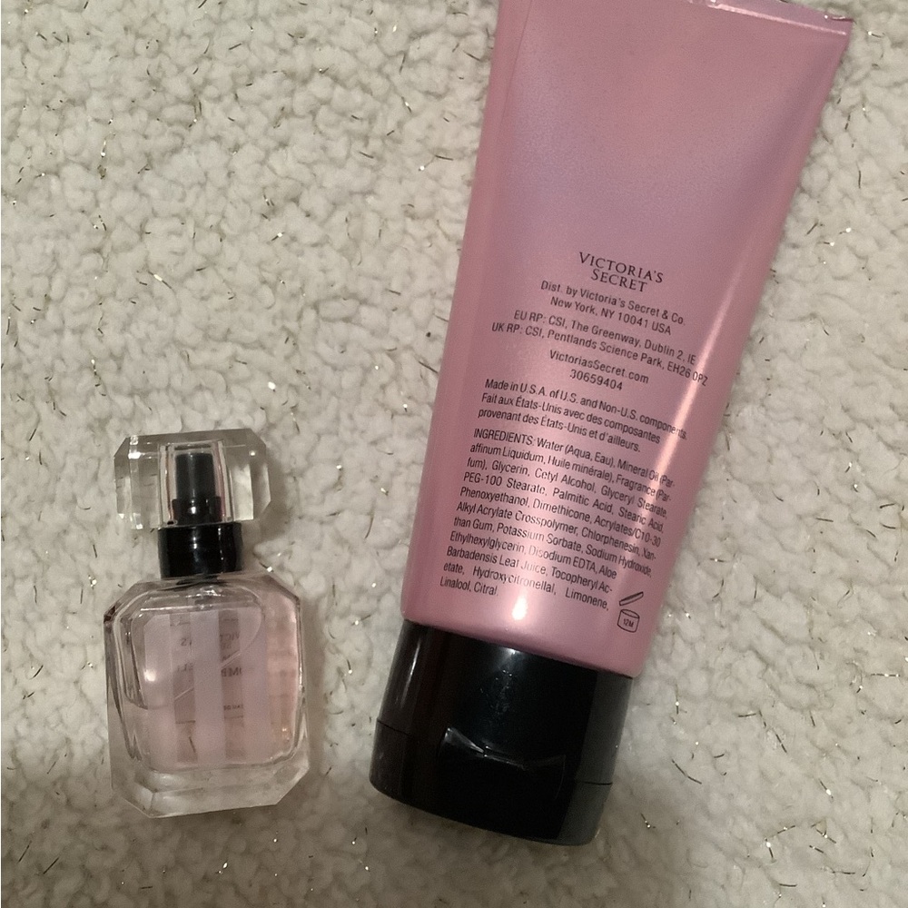 Victoria's Secret Bombshell Perfume and Lotion Set in Pink - Picture 3 of 3